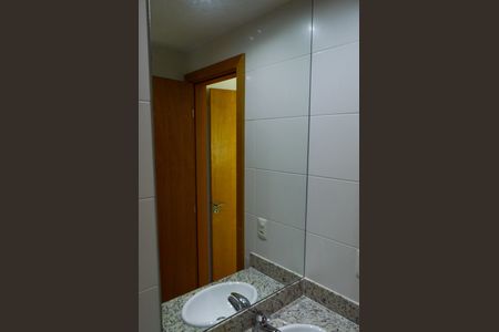 Casa de condomínio à venda com 188m², 4 quartos e 3 vagas Casa de condomínio à venda com 188m², 4 quartos e 3 vagasBanheiro da Suíte 2