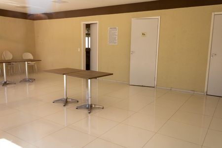 Apartamento para alugar com 44m², 2 quartos e 1 vaga Apartamento para alugar com 44m², 2 quartos e 1 vagaÁrea comum - Salão de festas