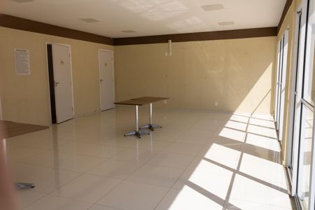 Apartamento para alugar com 44m², 2 quartos e 1 vaga Apartamento para alugar com 44m², 2 quartos e 1 vagaÁrea comum - Salão de festas