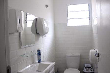 Casa para alugar com 109m², 2 quartos e 2 vagasBanheiro 2