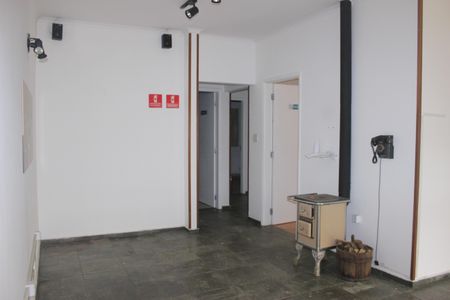 Casa para alugar com 109m², 2 quartos e 2 vagasSala