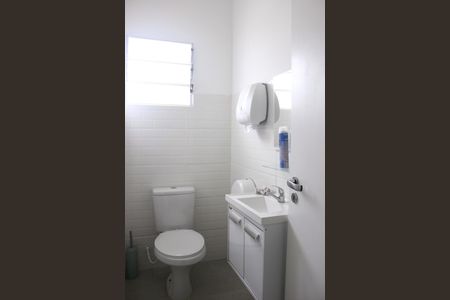 Casa para alugar com 109m², 2 quartos e 2 vagasBanheiro 1