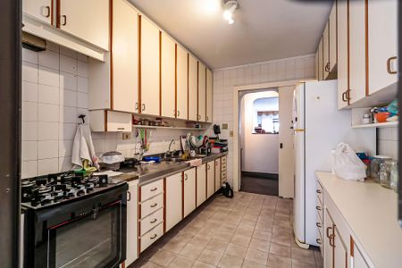 Apartamento para alugar com 270m², 4 quartos e 4 vagas Apartamento para alugar com 270m², 4 quartos e 4 vagasCozinha