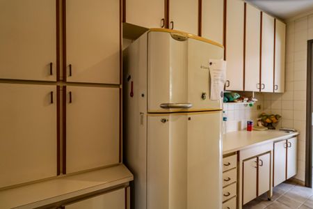 Apartamento para alugar com 270m², 4 quartos e 4 vagas Apartamento para alugar com 270m², 4 quartos e 4 vagasCozinha