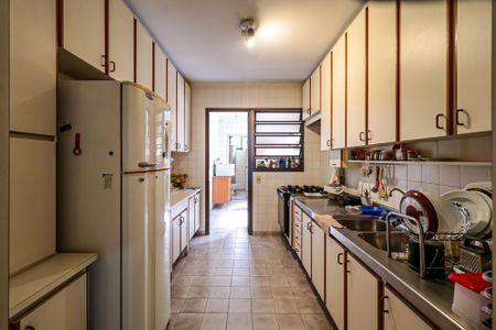 Apartamento para alugar com 270m², 4 quartos e 4 vagas Apartamento para alugar com 270m², 4 quartos e 4 vagasCozinha