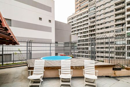 Apartamento para alugar com 270m², 4 quartos e 4 vagas Apartamento para alugar com 270m², 4 quartos e 4 vagasÁrea comum - Piscina