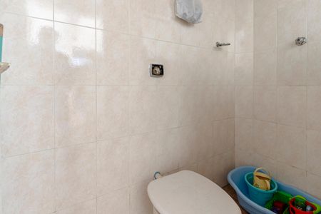 Casa à venda com 112m², 2 quartos e 2 vagas Casa à venda com 112m², 2 quartos e 2 vagasBanheiro de Serviço