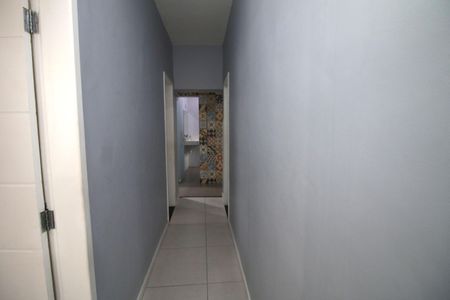 Corredor de casa à venda com 3 quartos, 97m² em Brás de Pina, Rio de Janeiro