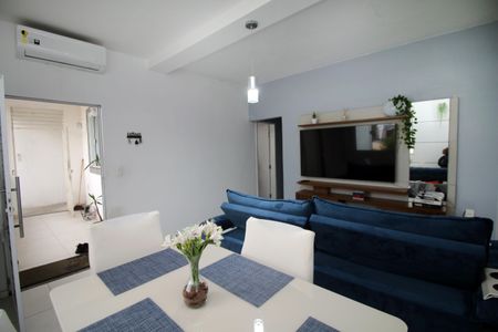 Sala de casa à venda com 3 quartos, 97m² em Brás de Pina, Rio de Janeiro