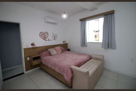 Casa à venda com 97m², 3 quartos e sem vagaSuíte