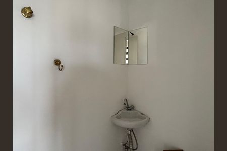 Apartamento para alugar com 105m², 2 quartos e 1 vaga Apartamento para alugar com 105m², 2 quartos e 1 vagaBanheiro de Serviço