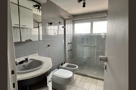 Apartamento para alugar com 105m², 2 quartos e 1 vaga Apartamento para alugar com 105m², 2 quartos e 1 vagaBanheiro da Suíte
