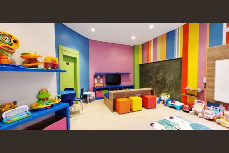 Apartamento à venda com 160m², 3 quartos e 3 vagas Apartamento à venda com 160m², 3 quartos e 3 vagasÁrea comum - Playground