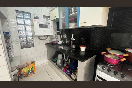 Casa à venda com 245m², 6 quartos e 3 vagas Casa à venda com 245m², 6 quartos e 3 vagasCozinha 2