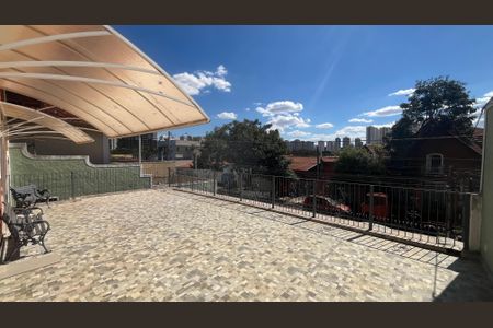 Casa à venda com 245m², 6 quartos e 3 vagas Casa à venda com 245m², 6 quartos e 3 vagasTerraço