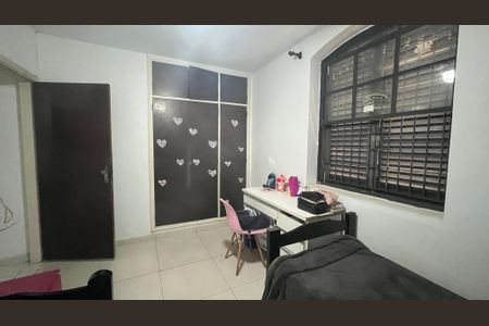 Casa à venda com 245m², 6 quartos e 3 vagas Casa à venda com 245m², 6 quartos e 3 vagasQuarto 6