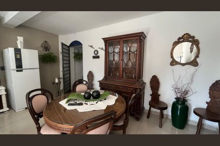 Casa à venda com 245m², 6 quartos e 3 vagas Casa à venda com 245m², 6 quartos e 3 vagasSala 3