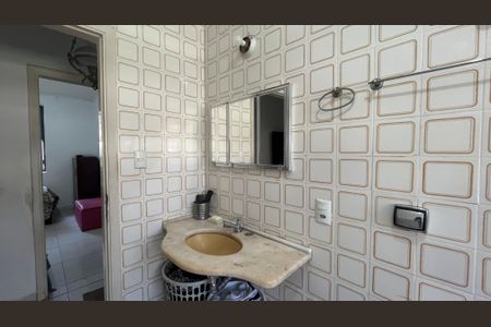 Casa à venda com 245m², 6 quartos e 3 vagas Casa à venda com 245m², 6 quartos e 3 vagasBanheiro 2