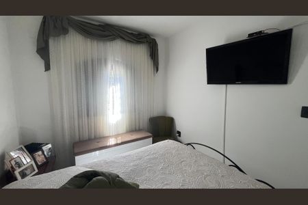 Casa à venda com 245m², 6 quartos e 3 vagas Casa à venda com 245m², 6 quartos e 3 vagasQuarto 1