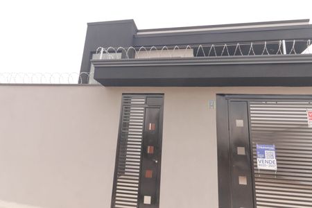 Casa à venda com 260m², 3 quartos e 2 vagasFachada