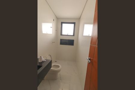 Casa à venda com 260m², 3 quartos e 2 vagasBanheiro da Suíte 2