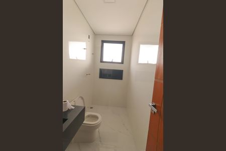 Casa à venda com 260m², 3 quartos e 2 vagasBanheiro da Suíte 2