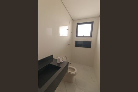 Casa à venda com 260m², 3 quartos e 2 vagasBanheiro da Suíte 2