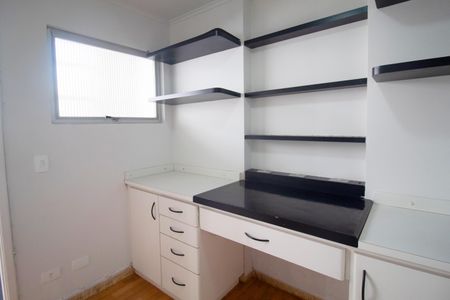 Apartamento à venda com 520m², 5 quartos e 4 vagas Apartamento à venda com 520m², 5 quartos e 4 vagasQuarto de Serviço 2