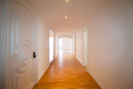 Apartamento à venda com 520m², 5 quartos e 4 vagas Apartamento à venda com 520m², 5 quartos e 4 vagasCorredor