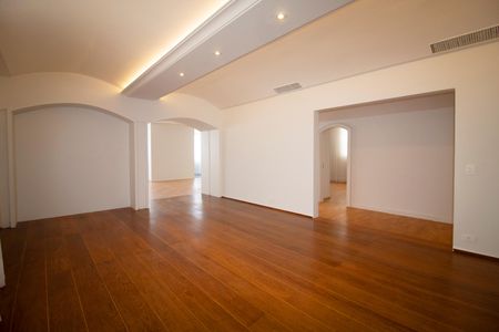 Apartamento à venda com 520m², 5 quartos e 4 vagas Apartamento à venda com 520m², 5 quartos e 4 vagasQuarto