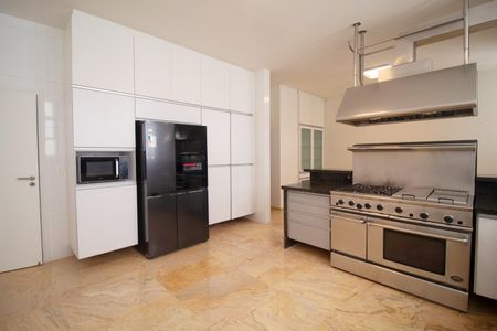 Apartamento à venda com 520m², 5 quartos e 4 vagas Apartamento à venda com 520m², 5 quartos e 4 vagasCozinha