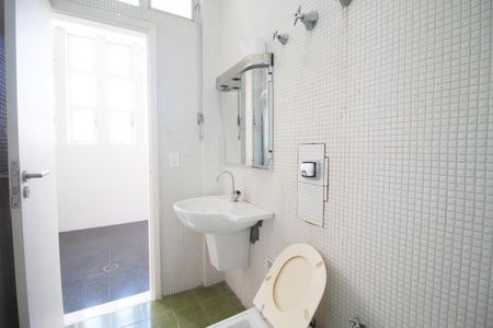 Apartamento à venda com 520m², 5 quartos e 4 vagas Apartamento à venda com 520m², 5 quartos e 4 vagasBanheiro de Serviço