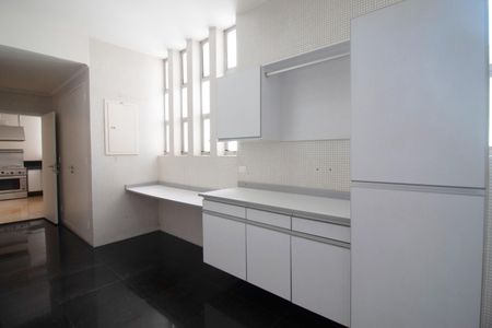 Apartamento à venda com 520m², 5 quartos e 4 vagas Apartamento à venda com 520m², 5 quartos e 4 vagasÁrea de Serviço