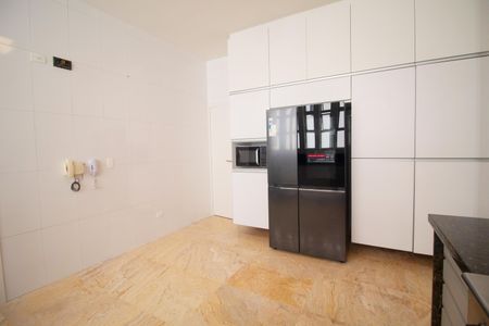 Apartamento à venda com 520m², 5 quartos e 4 vagas Apartamento à venda com 520m², 5 quartos e 4 vagasCozinha