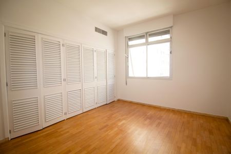 Apartamento à venda com 520m², 5 quartos e 4 vagas Apartamento à venda com 520m², 5 quartos e 4 vagasSuíte 5