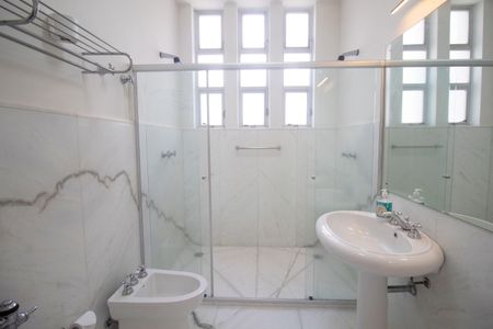 Apartamento à venda com 520m², 5 quartos e 4 vagas Apartamento à venda com 520m², 5 quartos e 4 vagasBanheiro da Suíte 5