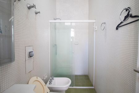 Apartamento à venda com 520m², 5 quartos e 4 vagas Apartamento à venda com 520m², 5 quartos e 4 vagasBanheiro de Serviço