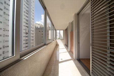 Apartamento à venda com 520m², 5 quartos e 4 vagas Apartamento à venda com 520m², 5 quartos e 4 vagasVaranda da Suíte 4
