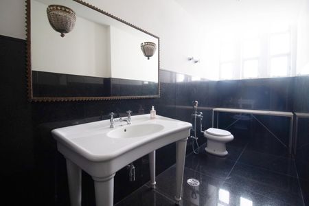 Apartamento à venda com 520m², 5 quartos e 4 vagas Apartamento à venda com 520m², 5 quartos e 4 vagasBanheiro Social