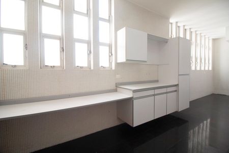 Apartamento à venda com 520m², 5 quartos e 4 vagas Apartamento à venda com 520m², 5 quartos e 4 vagasÁrea de Serviço