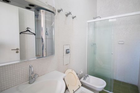 Apartamento à venda com 520m², 5 quartos e 4 vagas Apartamento à venda com 520m², 5 quartos e 4 vagasBanheiro de Serviço