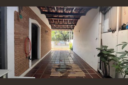 Casa à venda com 200m², 4 quartos e 3 vagas Casa à venda com 200m², 4 quartos e 3 vagasÁrea Externa