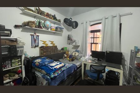 Casa à venda com 200m², 4 quartos e 3 vagas Casa à venda com 200m², 4 quartos e 3 vagasQuarto 2