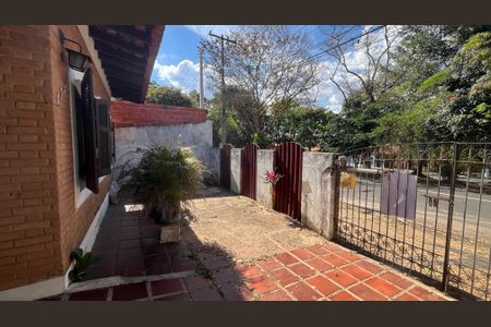 Casa à venda com 200m², 4 quartos e 3 vagas Casa à venda com 200m², 4 quartos e 3 vagasÁrea Externa