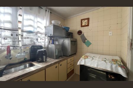 Casa à venda com 200m², 4 quartos e 3 vagas Casa à venda com 200m², 4 quartos e 3 vagasCozinha