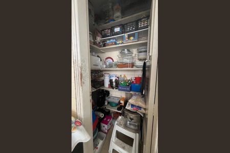 Casa à venda com 200m², 4 quartos e 3 vagas Casa à venda com 200m², 4 quartos e 3 vagasDespensa