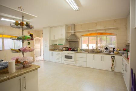 Casa à venda com 380m², 4 quartos e 4 vagasCozinha