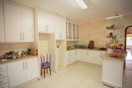 Casa à venda com 380m², 4 quartos e 4 vagasCozinha