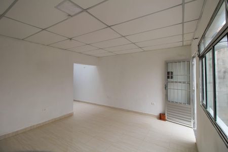 Casa à venda com 143m², 2 quartos e 2 vagas Casa à venda com 143m², 2 quartos e 2 vagasSala