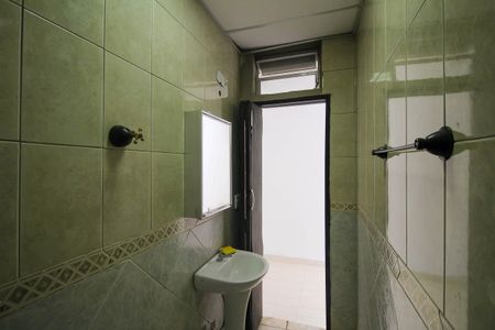 Casa à venda com 143m², 2 quartos e 2 vagas Casa à venda com 143m², 2 quartos e 2 vagasBanheiro